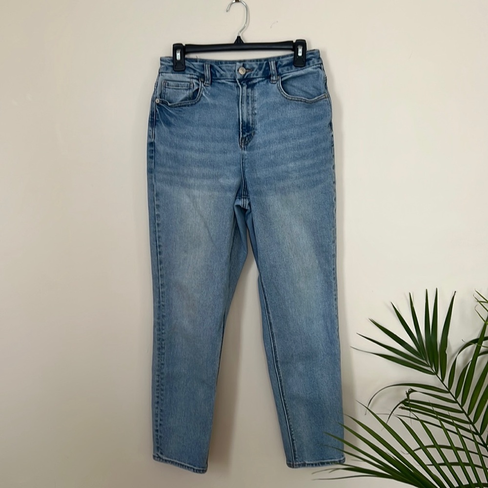 American Eagle Stretch Curvy Mom Jean